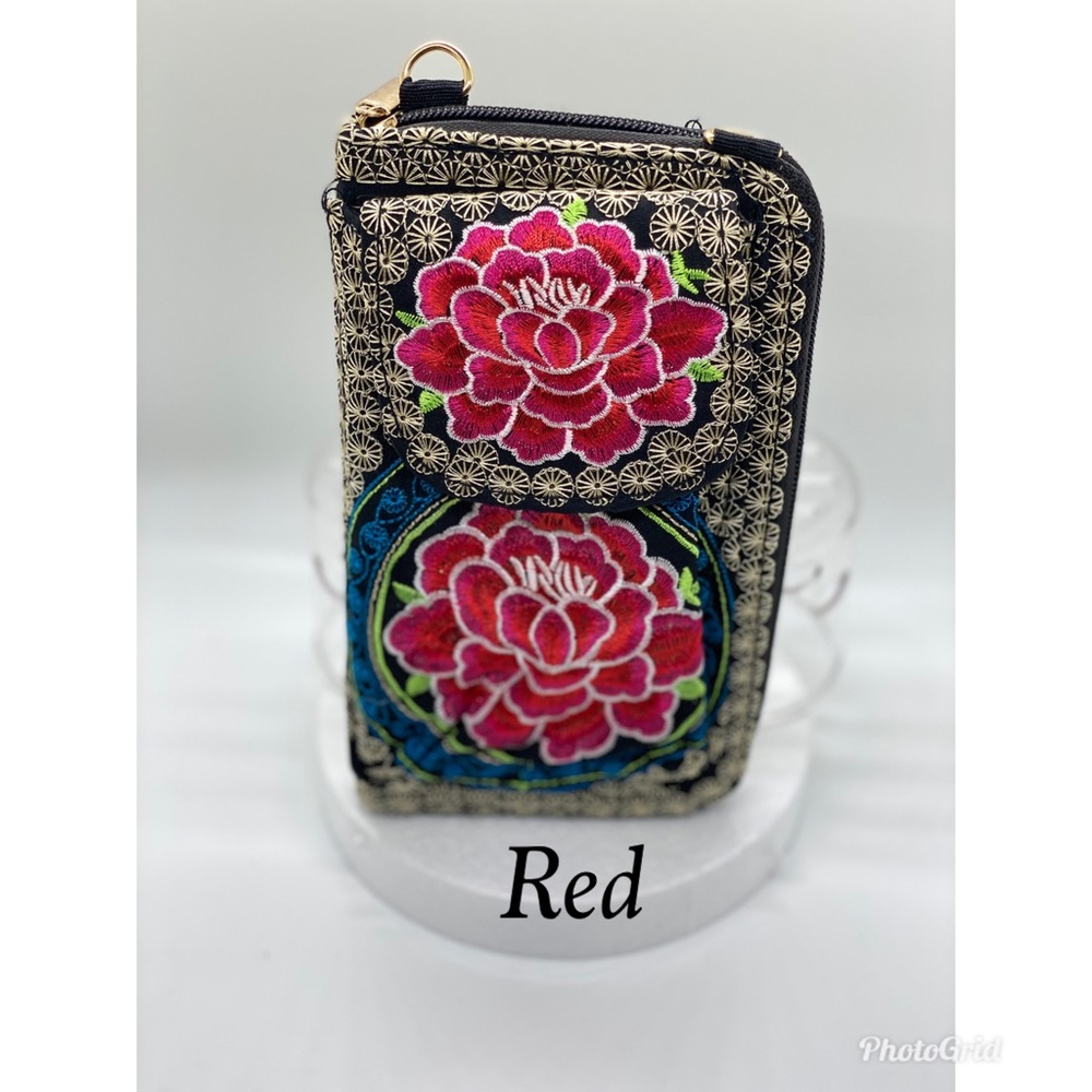 Embroidered wallet purse